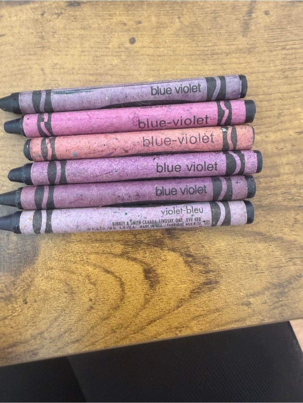 Set of vintage / collectible / discontinued Crayola crayons - purples